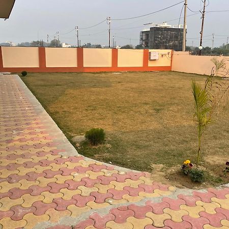 Shrinath Residency Hotel Greater Noida Exterior photo