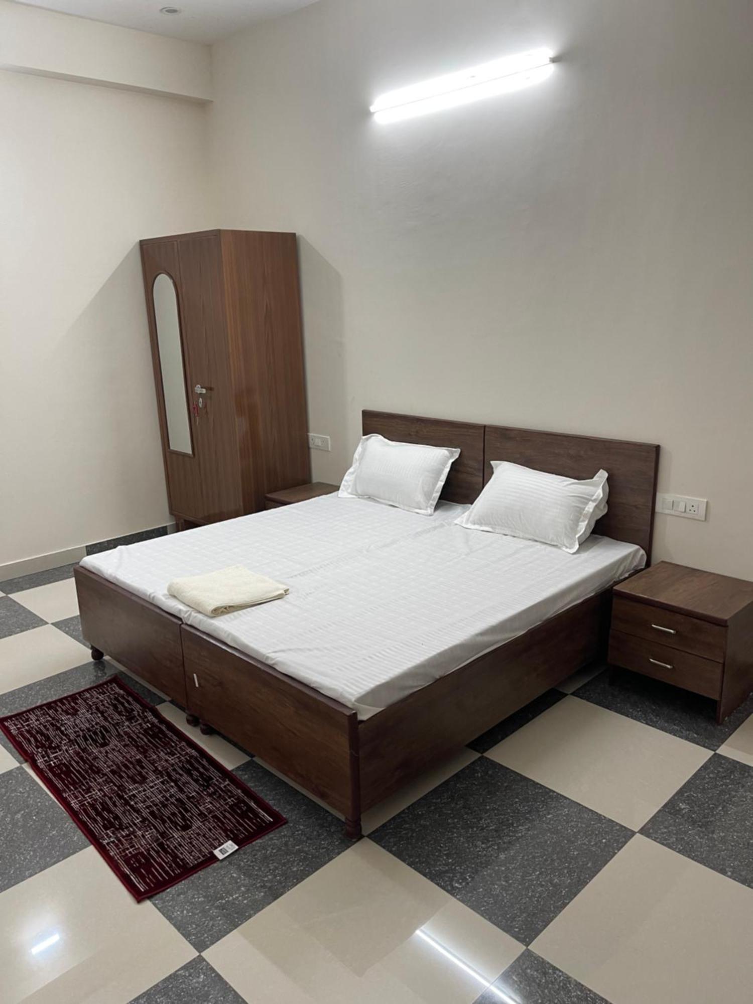 Shrinath Residency Hotel Greater Noida Exterior photo