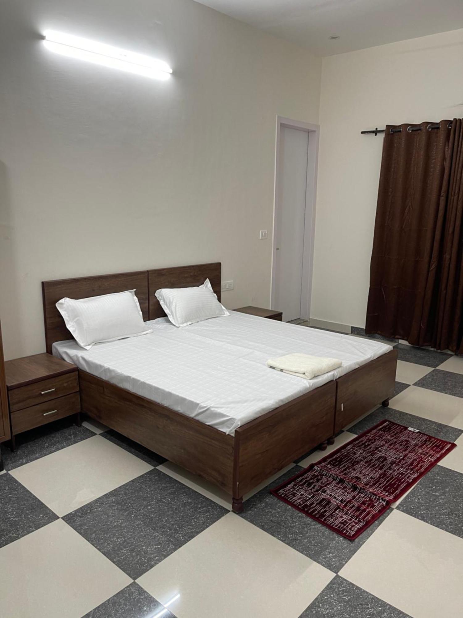 Shrinath Residency Hotel Greater Noida Exterior photo